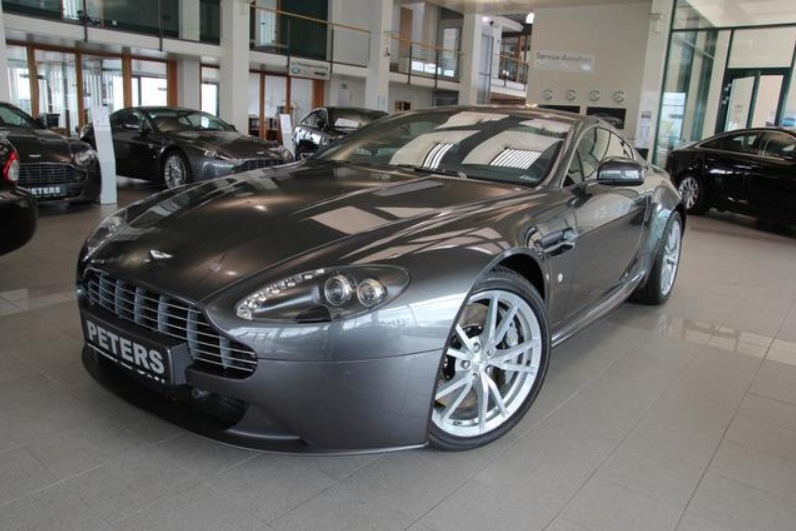 ASTON MARTIN V8 (01/05/2012) - 